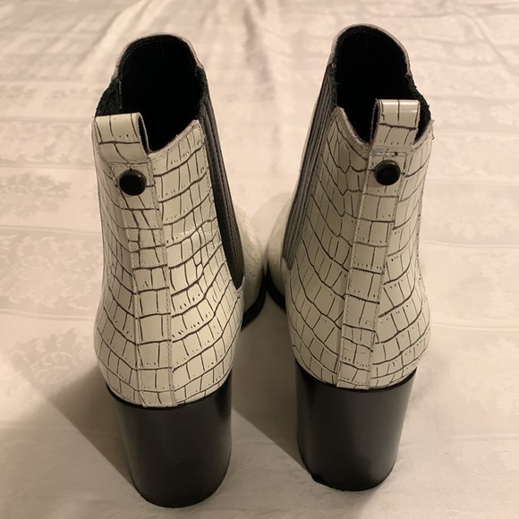 NEW Mark Fisher LTD Taline Croc-Embossed Leather Booties - Picture 5 of 14